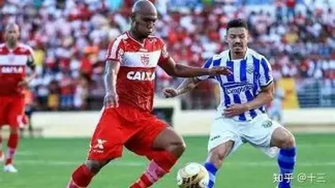 霍思燕杜江街头甜蜜互动，腹部凸起引怀孕猜测